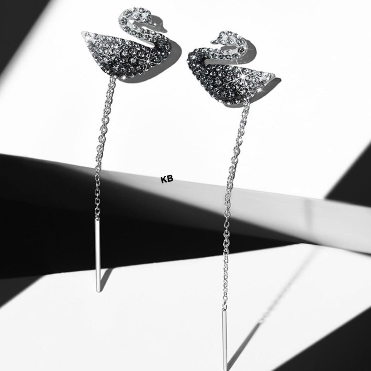 Amazing Iconic Swan Earring - AmazingBaba