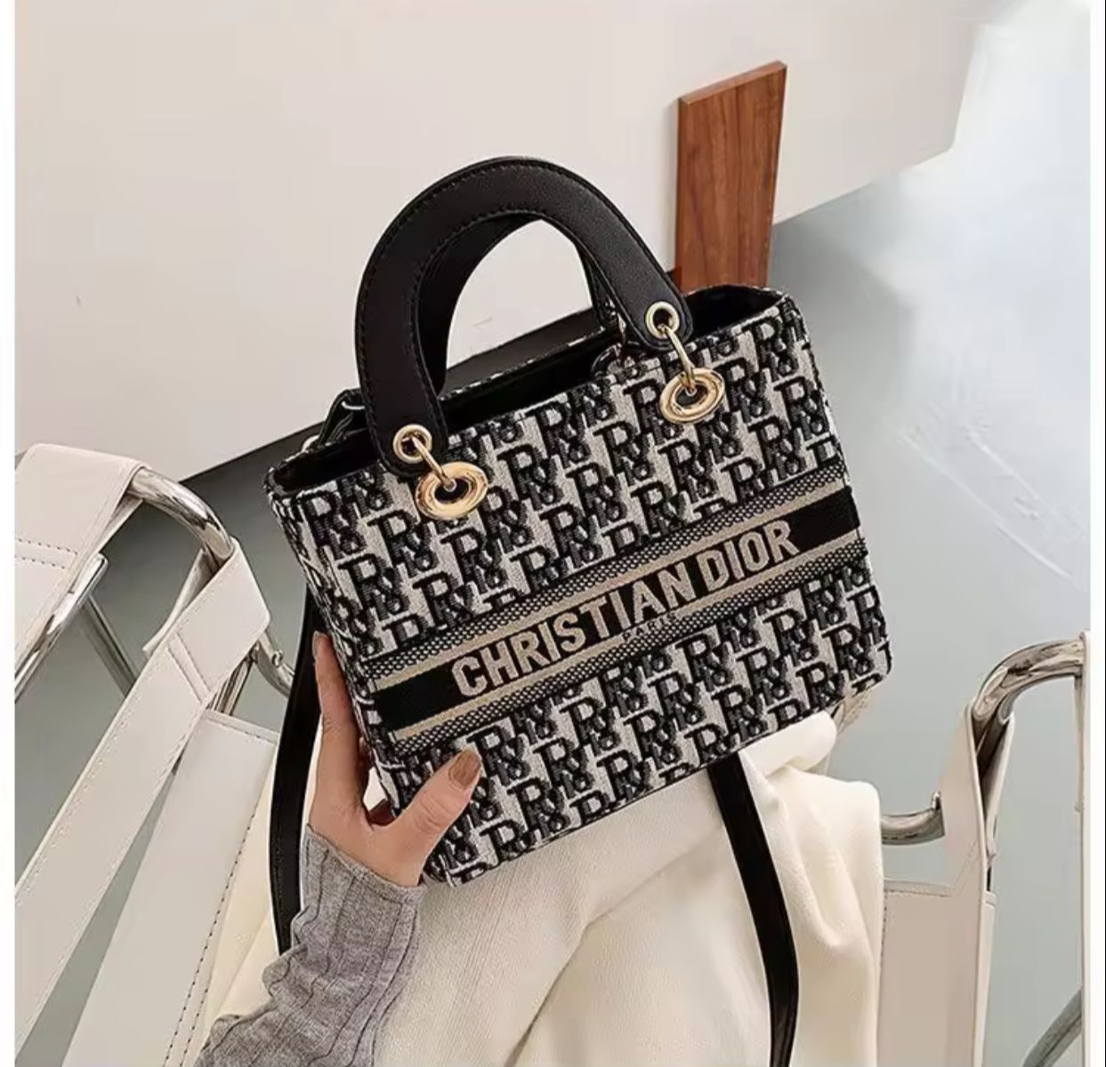 Amazing lady Handbag - AmazingBaba