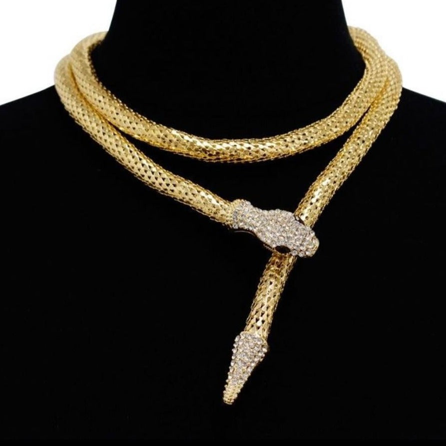 Snake Viper Round  Necklace - AmazingBaba