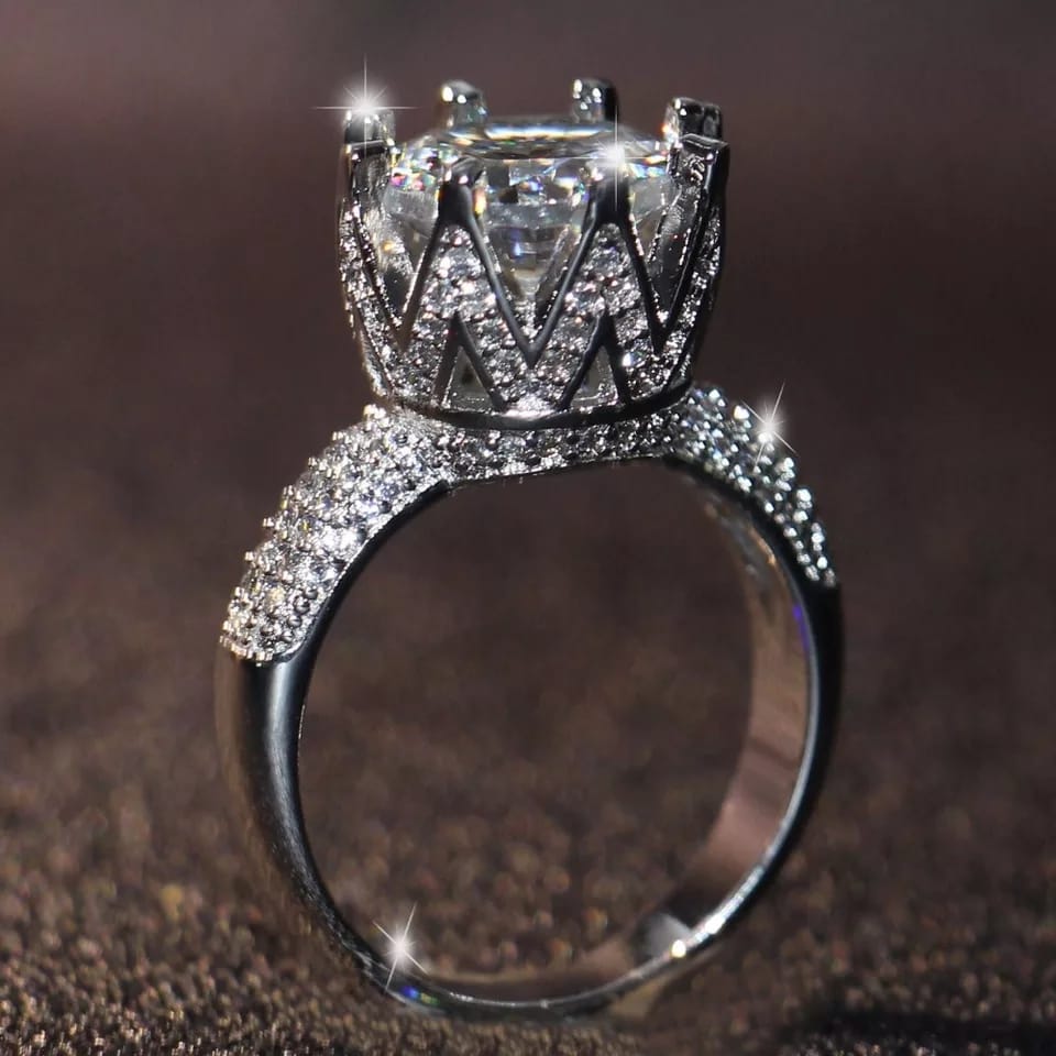 De-Felur Crown Ring - AmazingBaba