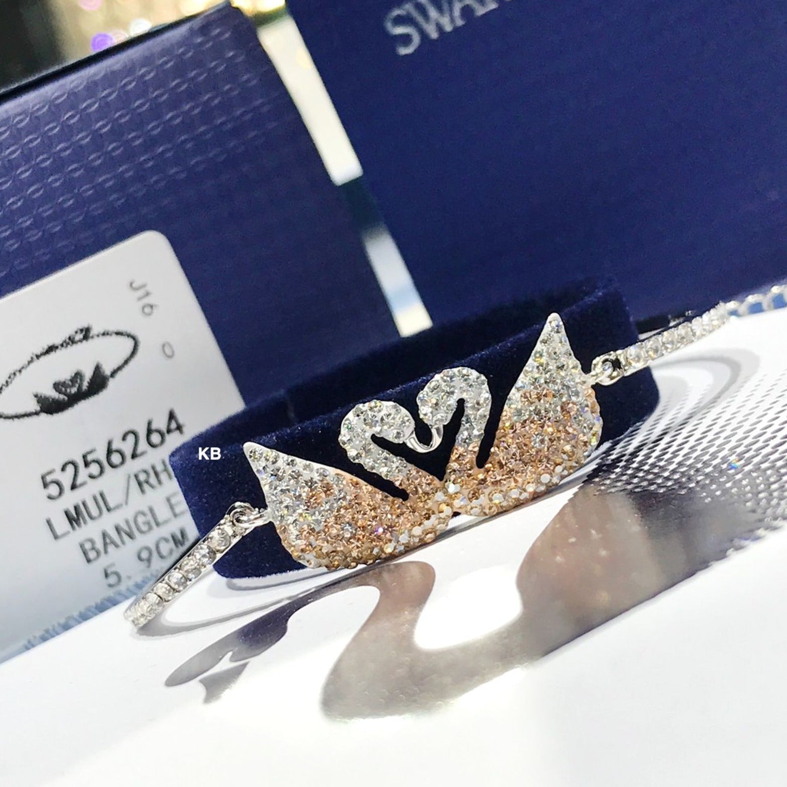 Amazing  Iconic Swan Bracelet - AmazingBaba