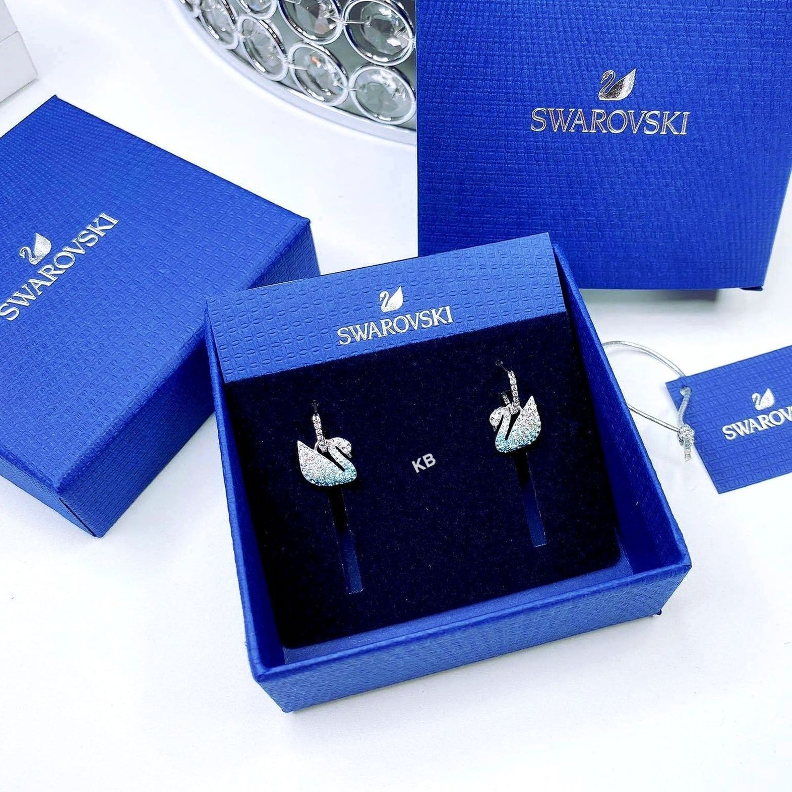 Amazing srwski swan pierced earrings - AmazingBaba