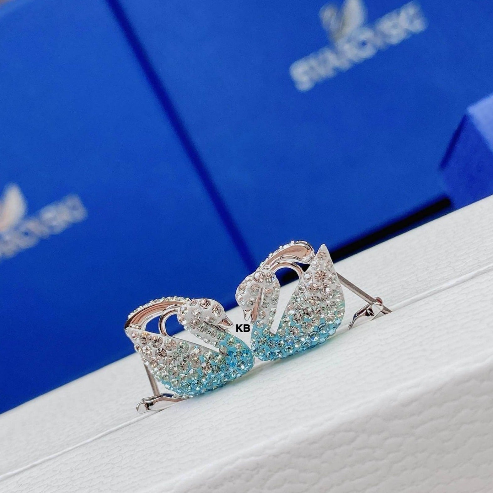 Amazing srwski swan pierced earrings - AmazingBaba