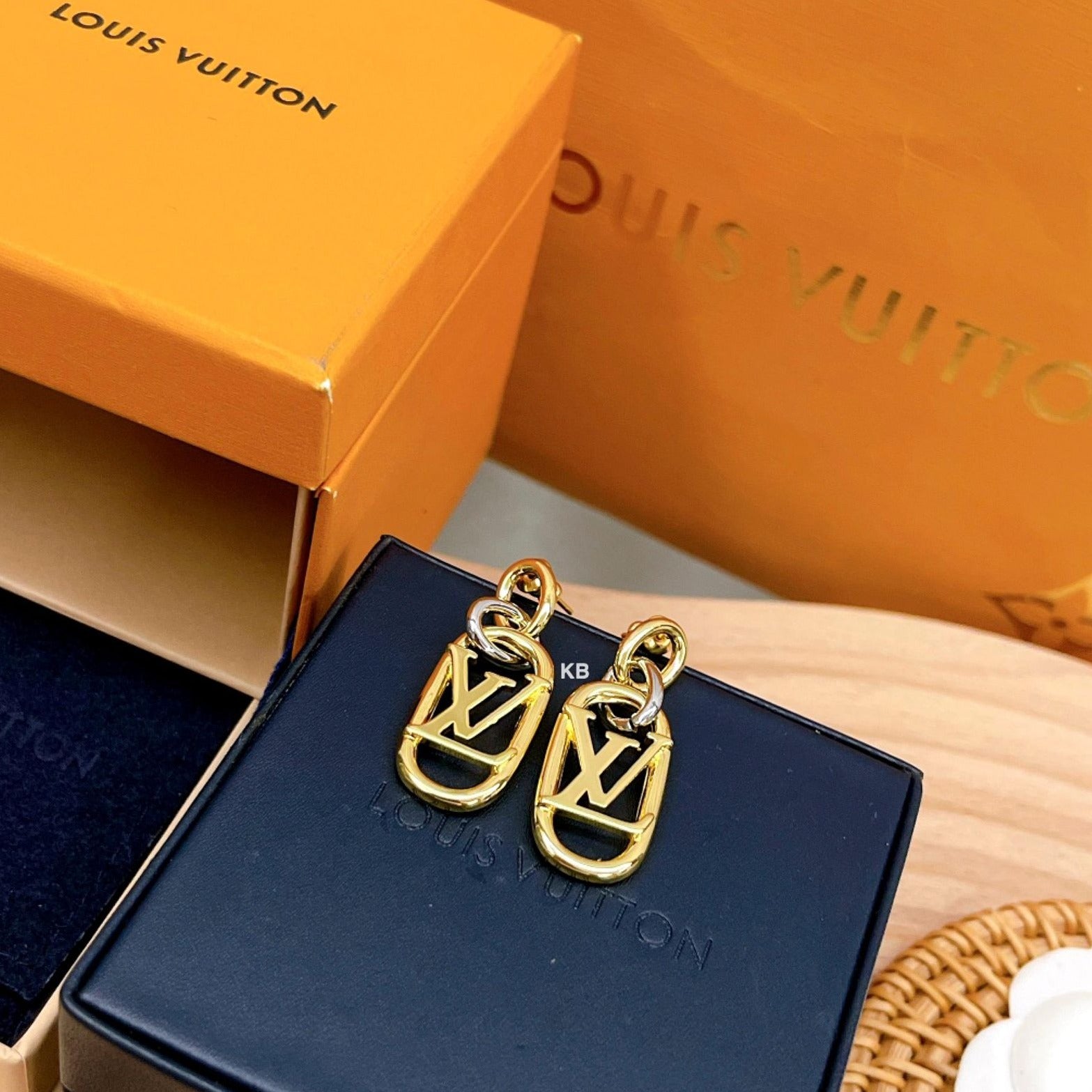 Lv Everyday Chain earrings - AmazingBaba