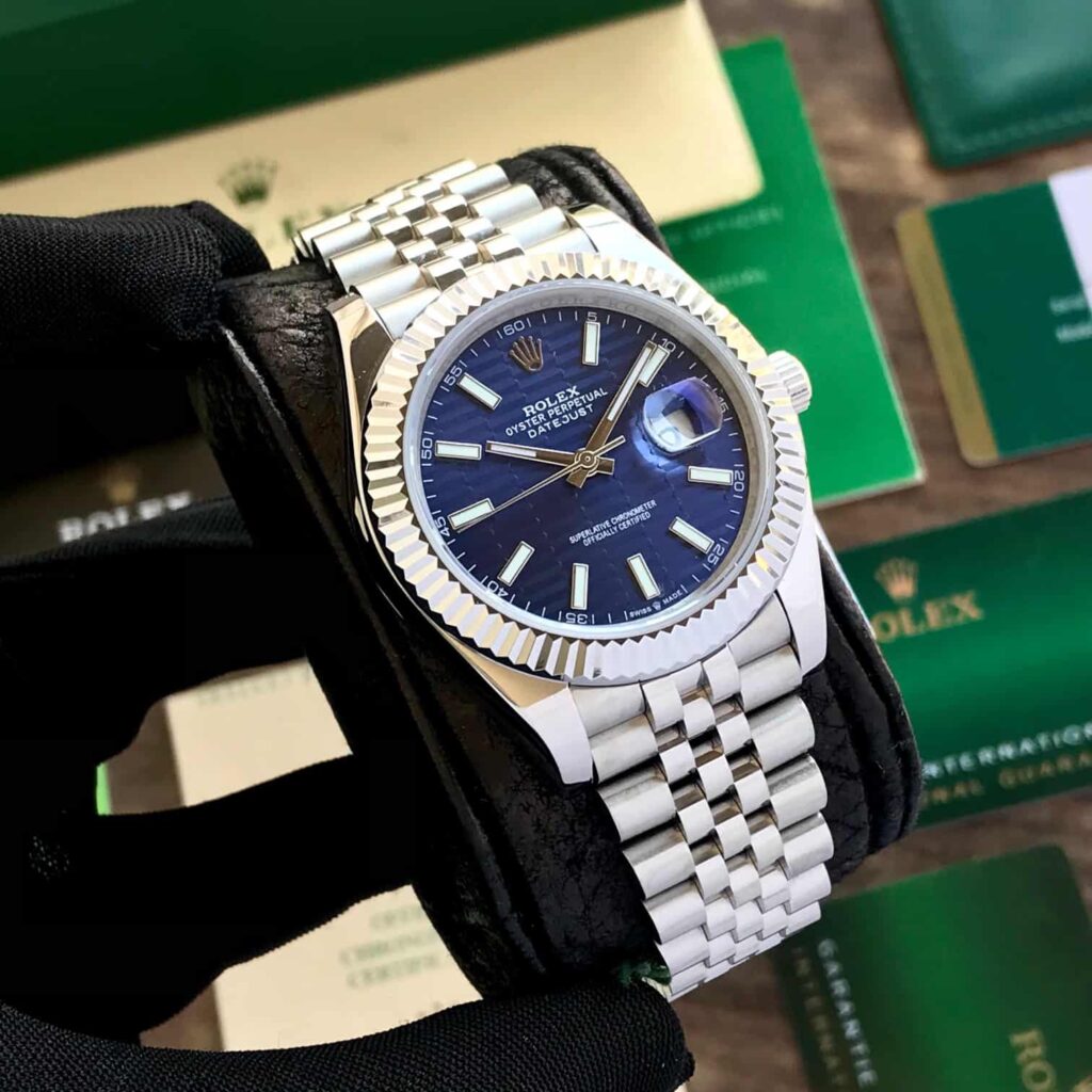 Rolex date just motif green watch